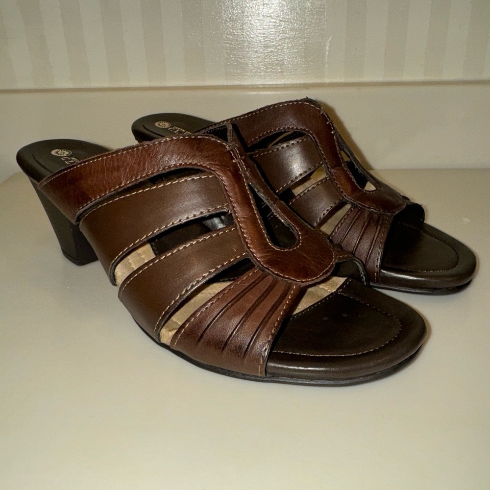 Earth Spirit Brown Leather Melany Slip On Sandals Heels